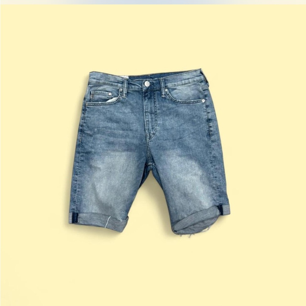 ✨ blue denim shorts size 32 ✨